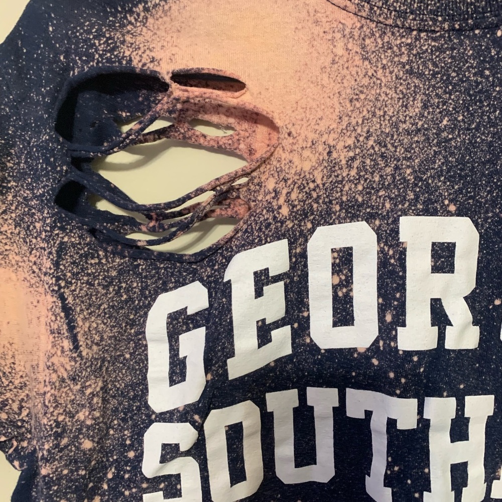 Juniors Medium Georgia Southern half shirt - Picture 2 of 4